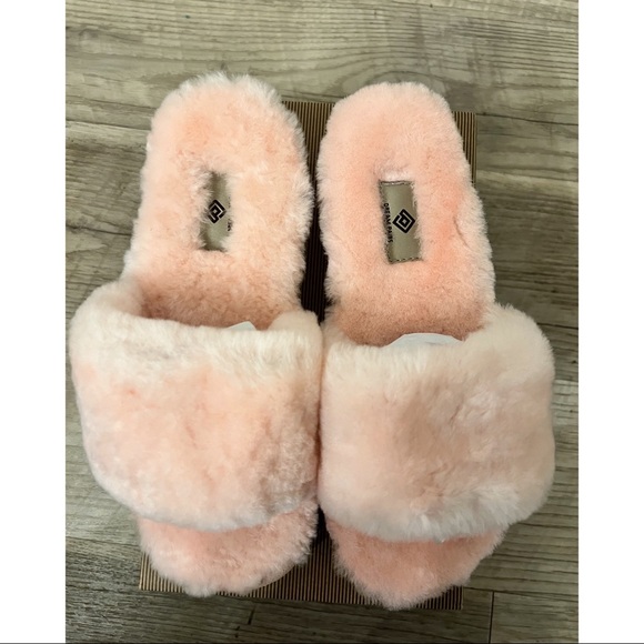Dream Pairs Fluffy Pink Slippers - Picture 2 of 4